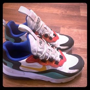 Boys Nike’s Size 13